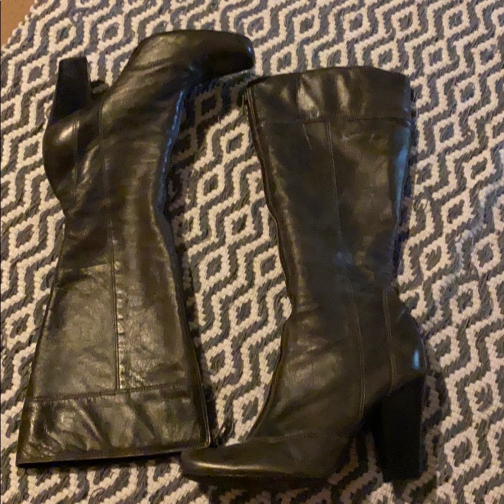 Gianni Bini  front zipper boots